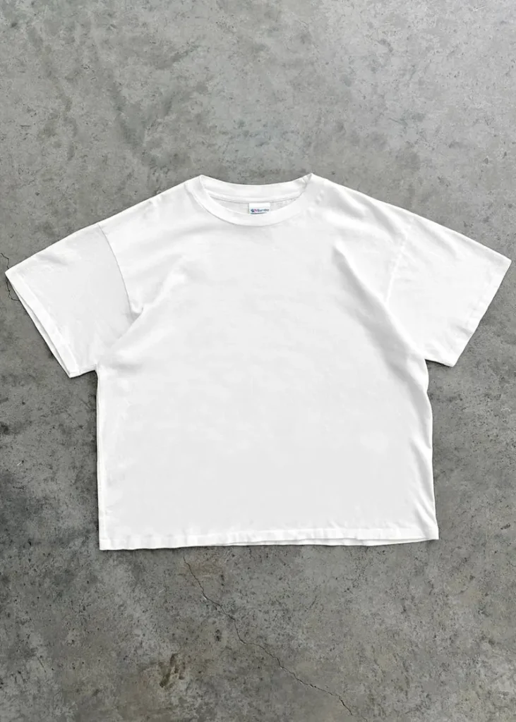 Akimbo US: Your Guide to Premium Streetwear in America 3 Akimbo Chain-Peeker Mid-Weight Tee White front view streetwear t-shirt