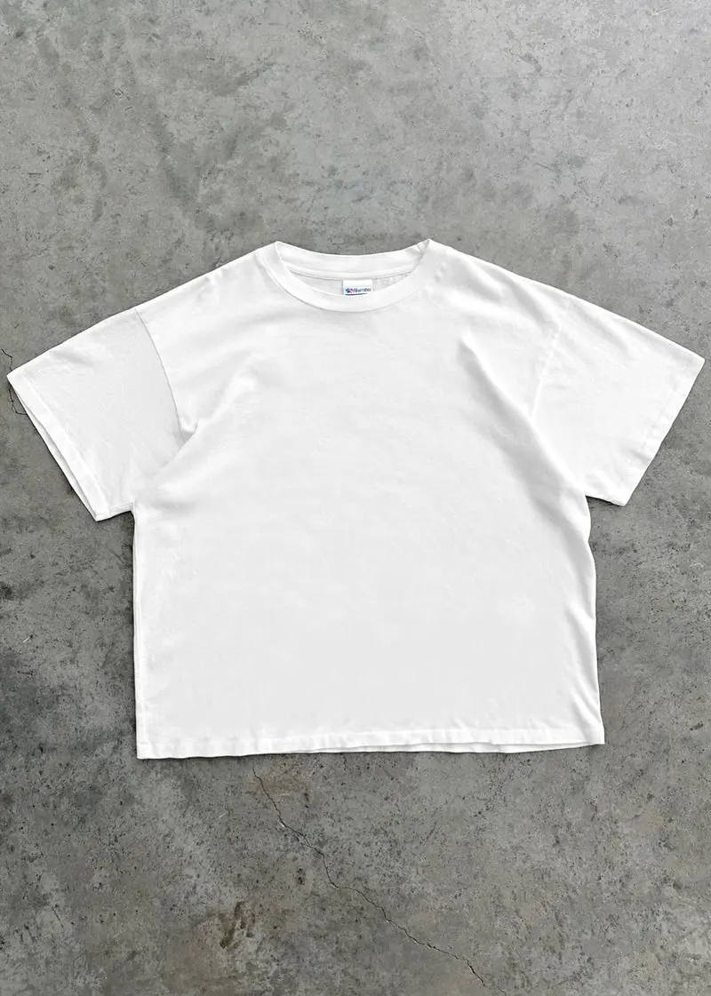 Akimbo Chain-Peeker Mid-Weight Tee - White Front View Akimbo Chain-Peeker Mid-Weight Tee White front view streetwear t-shirt