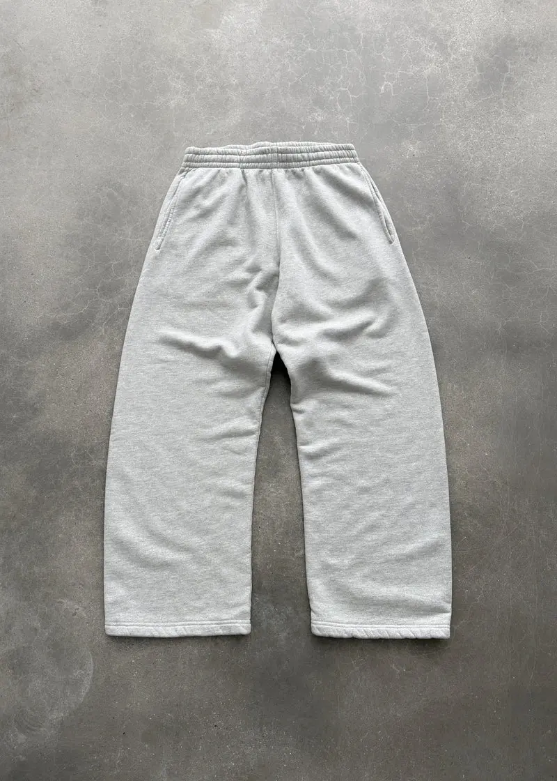 Akimbo Straight-Leg Sweatpants Front View Akimbo Straight-Leg Sweatpants front view featuring a relaxed fit, straight-leg design, and comfortable elastic waistband