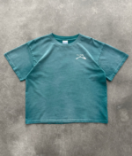 Akimbo "CHAIN-PEEKER" Mid-Weight Range Tee Sun Faded Jade front